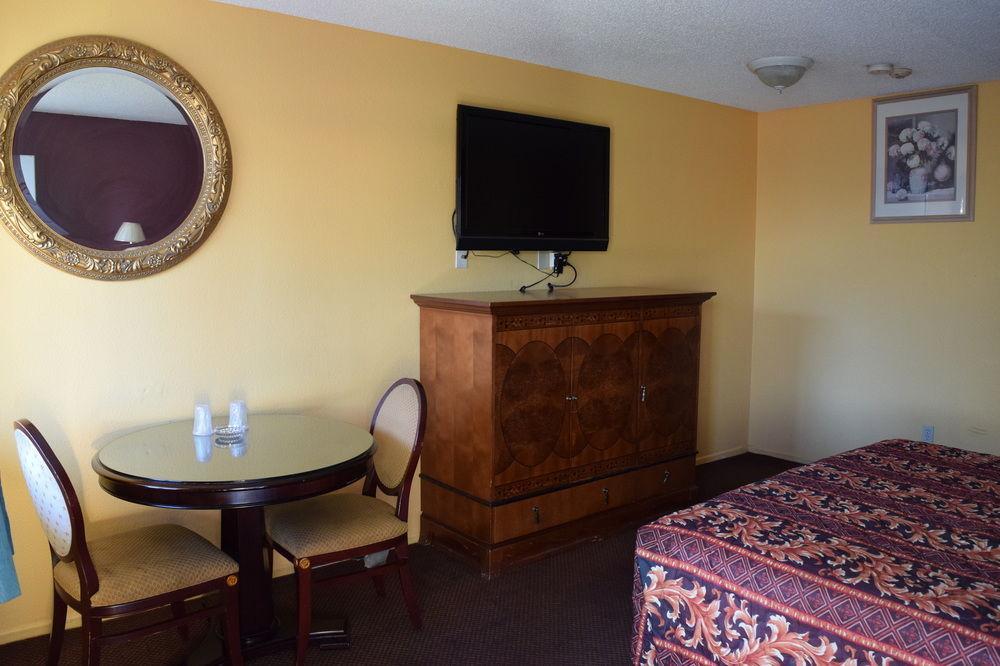Mojave Inn Victorville Buitenkant foto