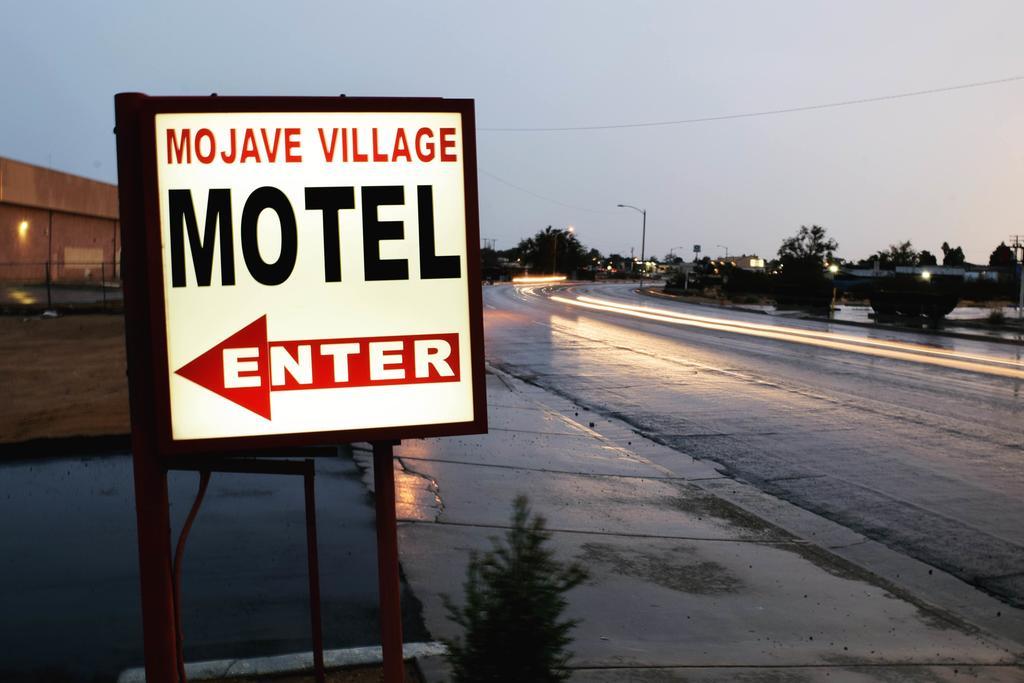 Mojave Inn Victorville Buitenkant foto