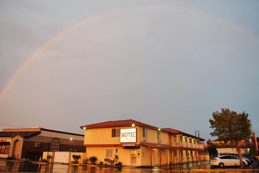 Mojave Inn Victorville Buitenkant foto