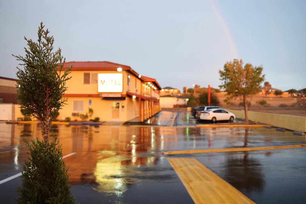 Mojave Inn Victorville Buitenkant foto